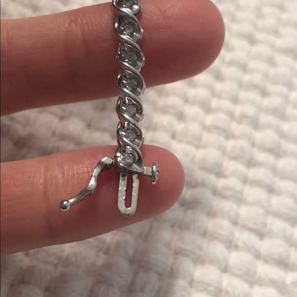 Jared’s bracelet with matching earrings. - Picture 2 of 5